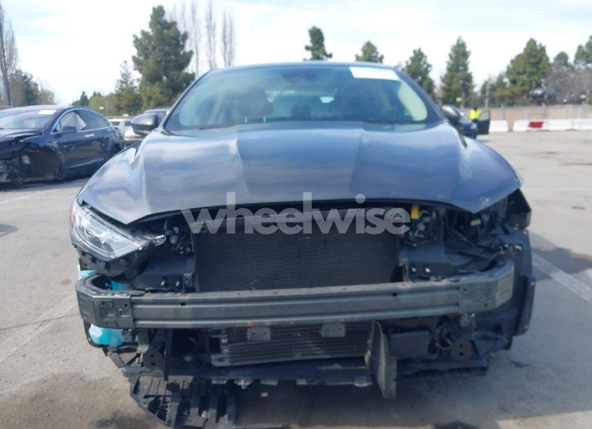 Photo 13 of 2019 Ford Fusion HYBRID SE (VIN 3FA6P0LU1KR271565)