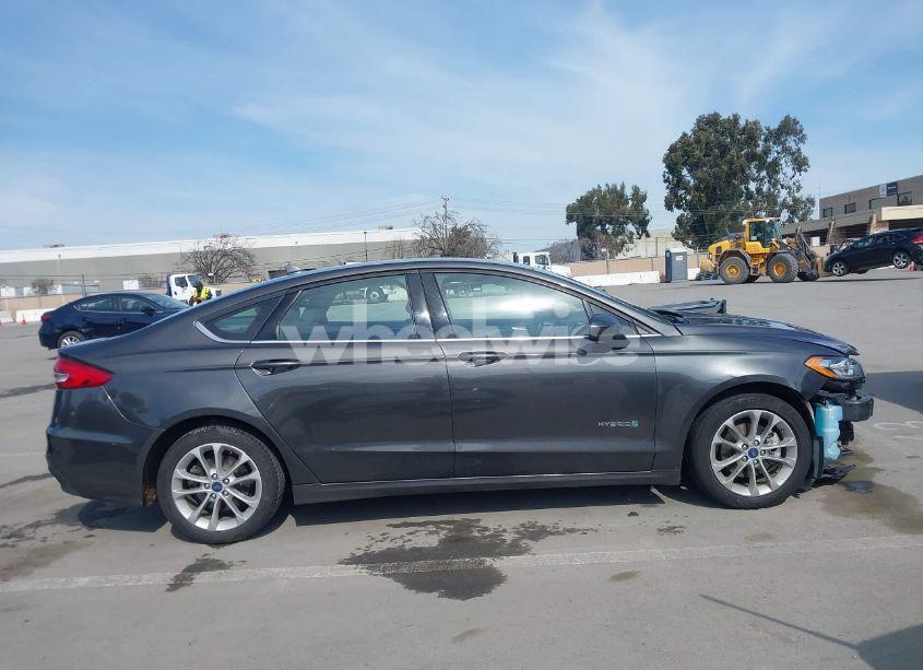 Photo 14 of 2019 Ford Fusion HYBRID SE (VIN 3FA6P0LU1KR271565)