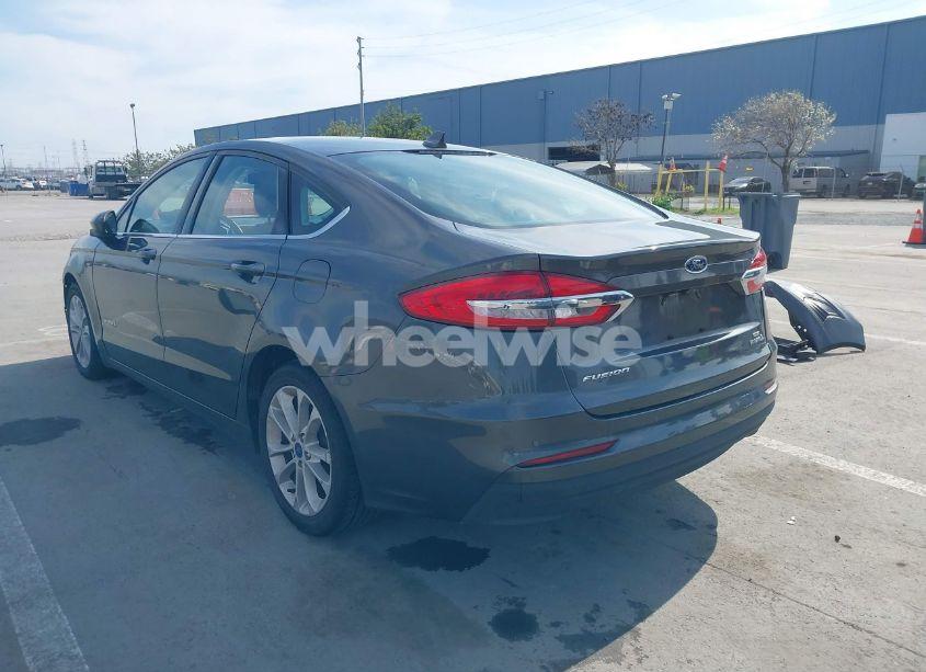 Photo 3 of 2019 Ford Fusion HYBRID SE (VIN 3FA6P0LU1KR271565)