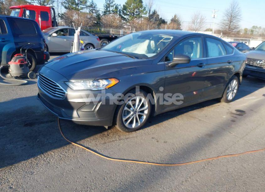 Photo 2 of 2020 Ford Fusion HYBRID SE (VIN 3FA6P0LU1LR176764)