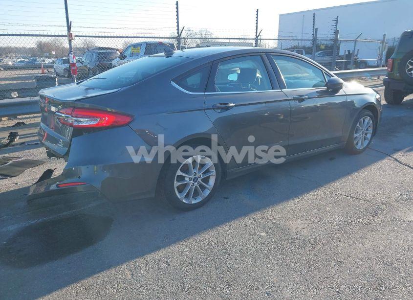 Photo 4 of 2020 Ford Fusion HYBRID SE (VIN 3FA6P0LU1LR176764)