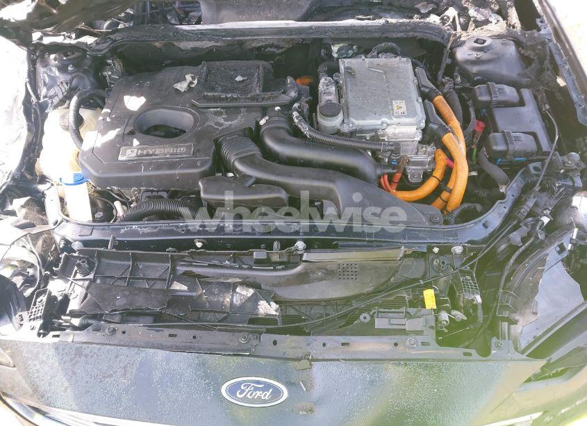 Photo 10 of 2020 Ford Fusion HYBRID SE (VIN 3FA6P0LU1LR183729)