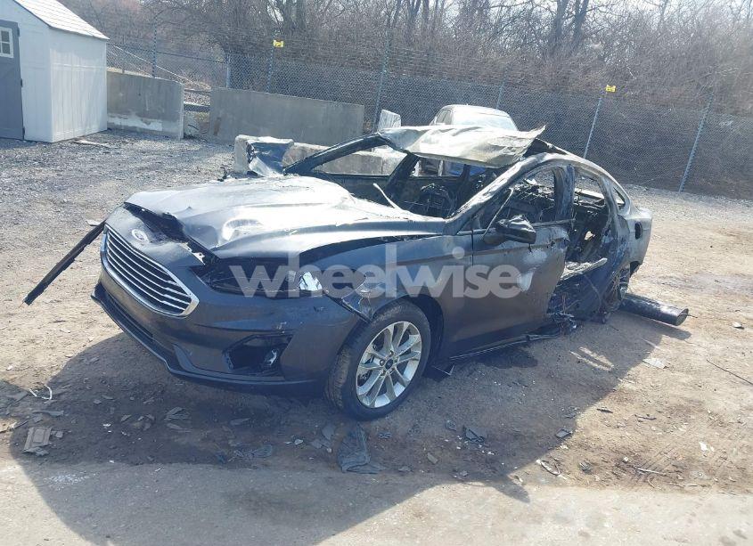 Photo 2 of 2020 Ford Fusion HYBRID SE (VIN 3FA6P0LU1LR183729)
