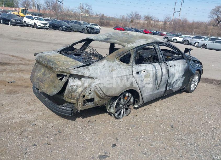 Photo 4 of 2020 Ford Fusion HYBRID SE (VIN 3FA6P0LU1LR183729)