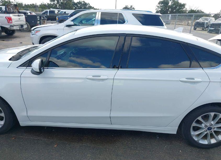 Photo 14 of 2020 Ford Fusion HYBRID SE (VIN 3FA6P0LU1LR237546)