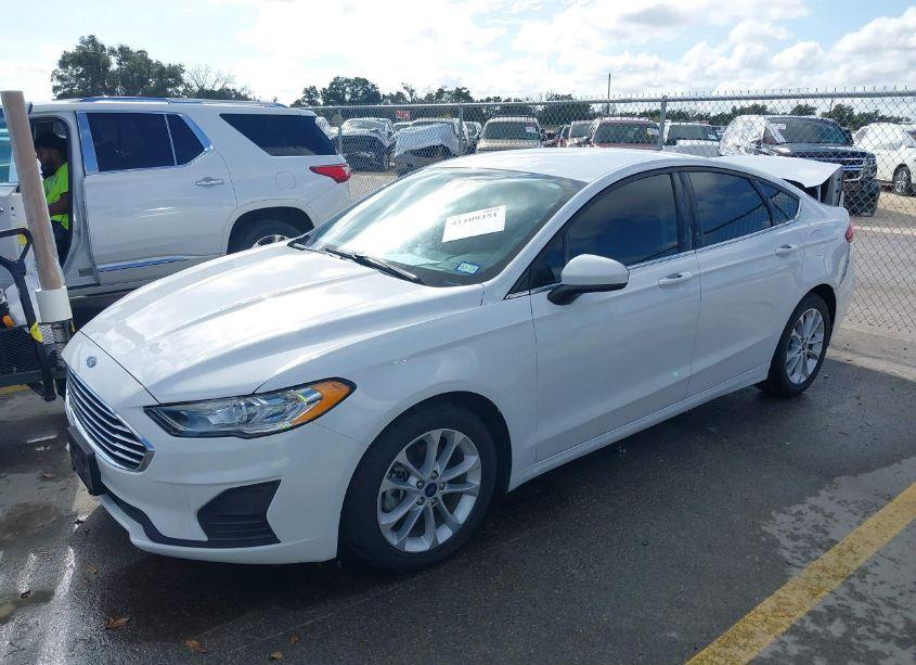 Photo 2 of 2020 Ford Fusion HYBRID SE (VIN 3FA6P0LU1LR237546)