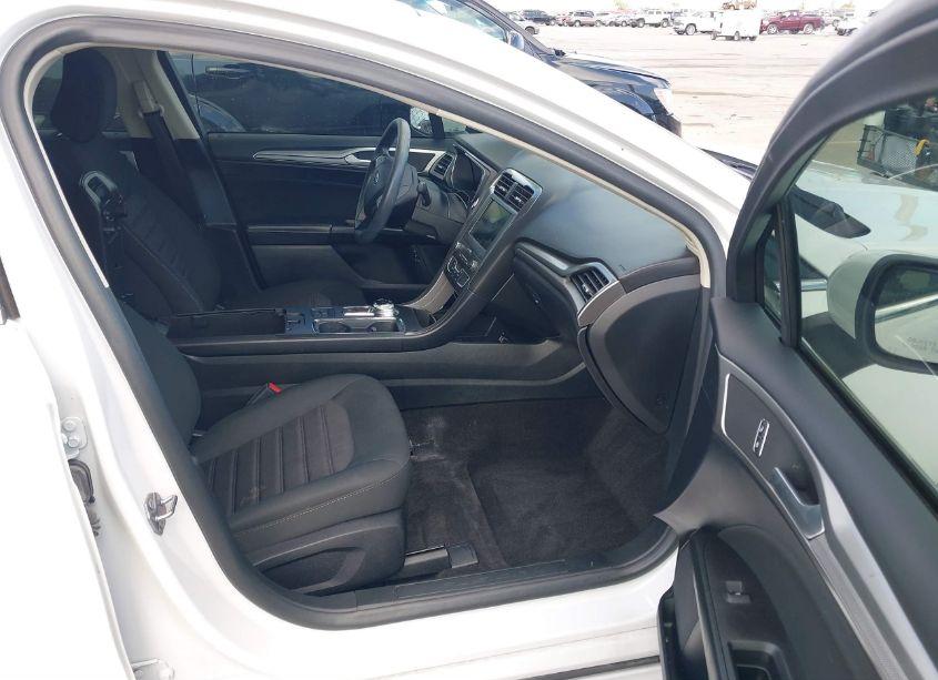 Photo 5 of 2020 Ford Fusion HYBRID SE (VIN 3FA6P0LU1LR237546)