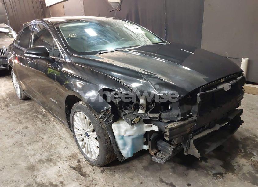 2013 Ford Fusion HYBRID SE (VIN 3FA6P0LU2DR232423) main photo