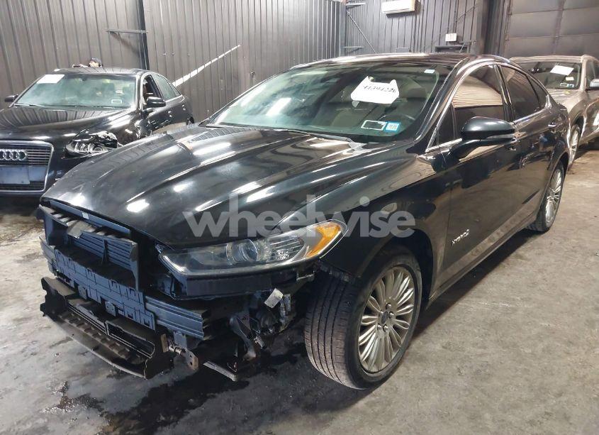 Photo 2 of 2013 Ford Fusion HYBRID SE (VIN 3FA6P0LU2DR232423)