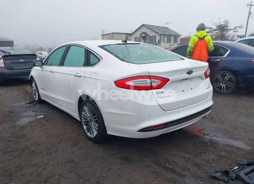 Photo 3 of 2014 Ford Fusion HYBRID SE (VIN 3FA6P0LU2ER107827)