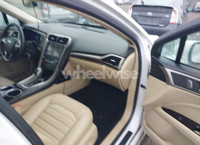 Photo 5 of 2014 Ford Fusion HYBRID SE (VIN 3FA6P0LU2ER107827)