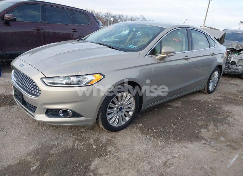 Photo 2 of 2015 Ford Fusion HYBRID SE (VIN 3FA6P0LU2FR265621)