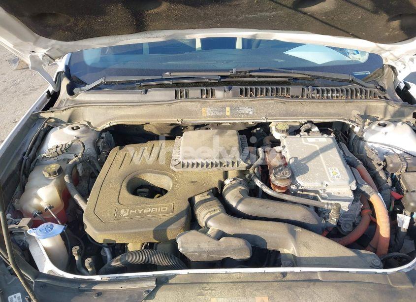 Photo 10 of 2015 Ford Fusion HYBRID SE (VIN 3FA6P0LU2FR305597)