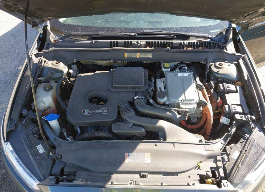 Photo 10 of 2016 Ford Fusion HYBRID SE (VIN 3FA6P0LU2GR123979)