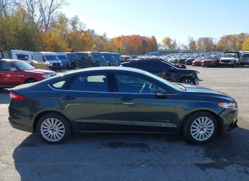 Photo 13 of 2016 Ford Fusion HYBRID SE (VIN 3FA6P0LU2GR123979)