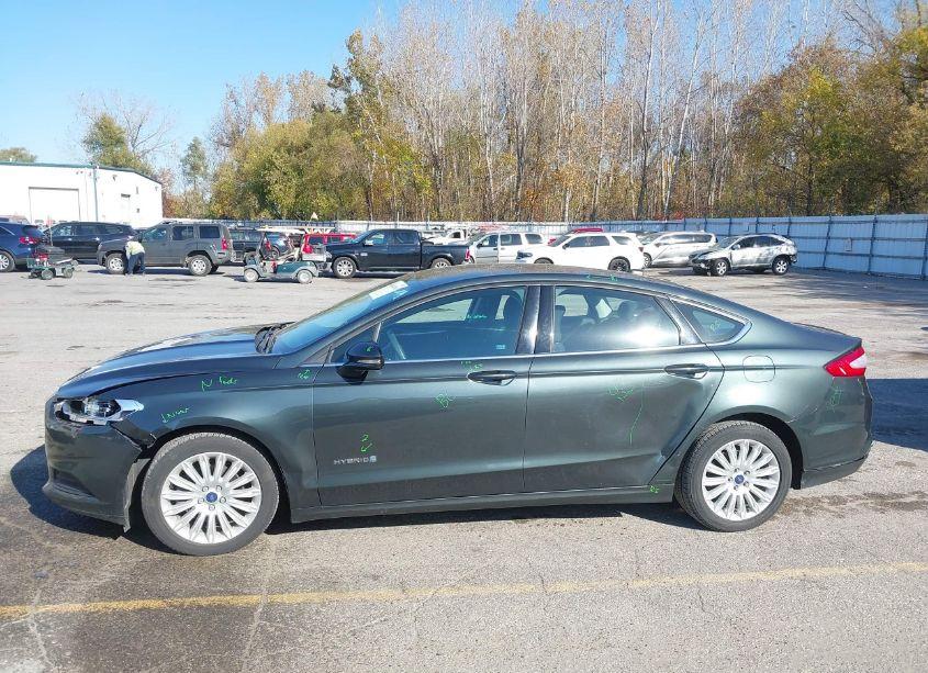 Photo 14 of 2016 Ford Fusion HYBRID SE (VIN 3FA6P0LU2GR123979)