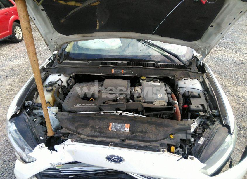 Photo 10 of 2016 Ford Fusion HYBRID SE (VIN 3FA6P0LU2GR389129)