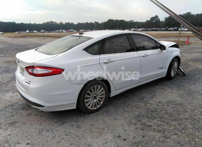 Photo 4 of 2016 Ford Fusion HYBRID SE (VIN 3FA6P0LU2GR389129)