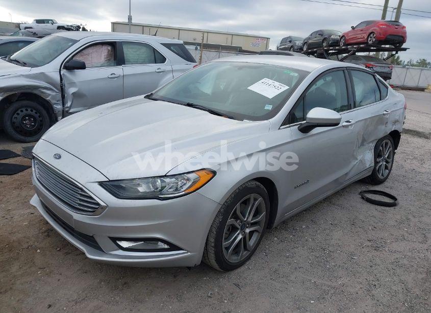 Photo 2 of 2017 Ford Fusion HYBRID SE (VIN 3FA6P0LU2HR222948)