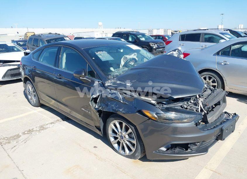 2017 Ford Fusion HYBRID SE (VIN 3FA6P0LU2HR323732) main photo