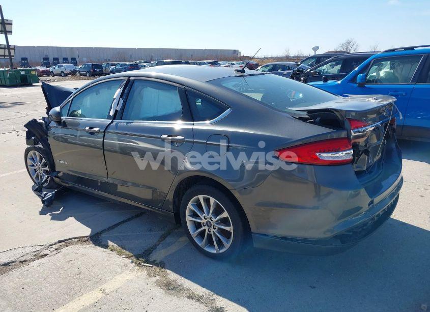 Photo 3 of 2017 Ford Fusion HYBRID SE (VIN 3FA6P0LU2HR323732)