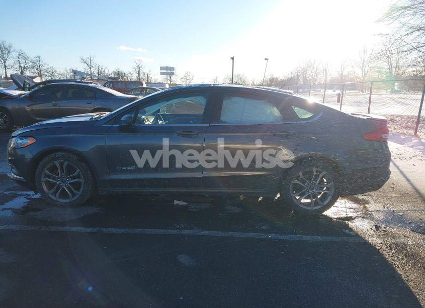 Photo 14 of 2017 Ford Fusion HYBRID SE (VIN 3FA6P0LU2HR324475)