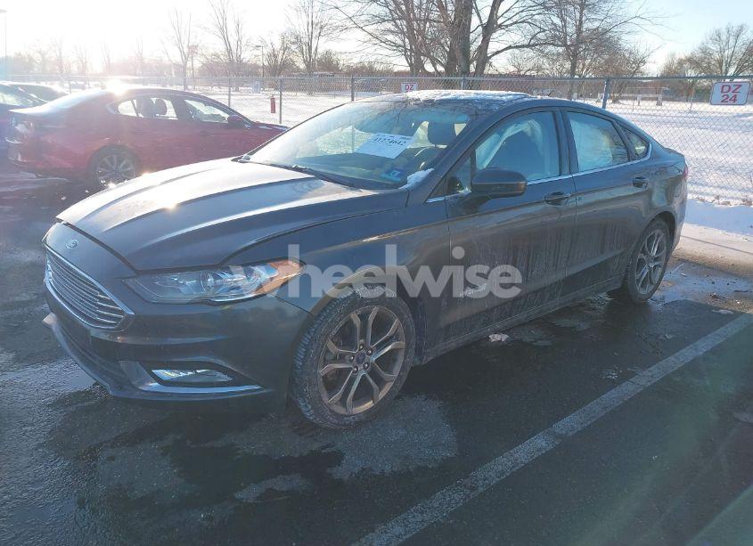 Photo 2 of 2017 Ford Fusion HYBRID SE (VIN 3FA6P0LU2HR324475)