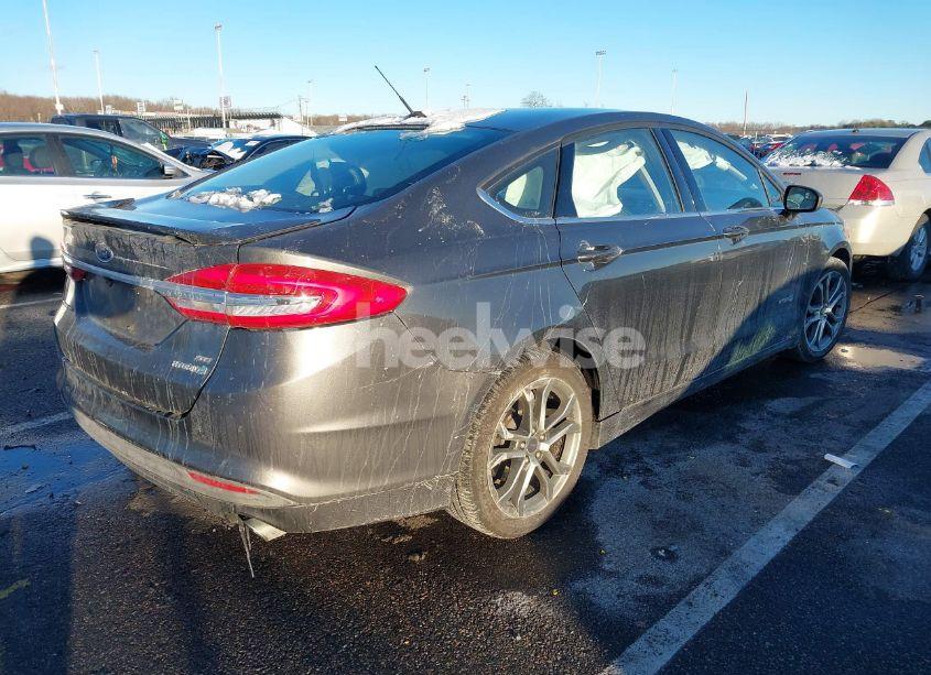 Photo 4 of 2017 Ford Fusion HYBRID SE (VIN 3FA6P0LU2HR324475)
