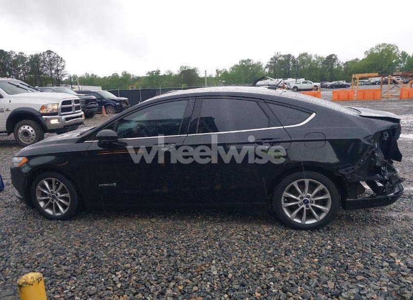 Photo 15 of 2017 Ford Fusion HYBRID SE (VIN 3FA6P0LU2HR358576)