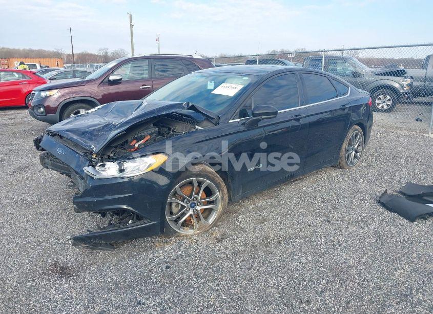 Photo 2 of 2017 Ford Fusion HYBRID SE (VIN 3FA6P0LU2HR373935)