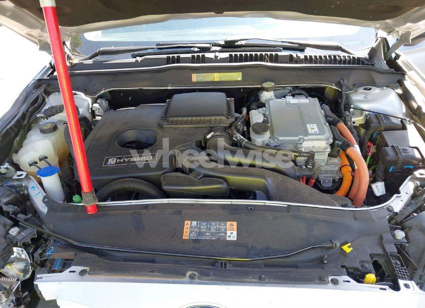 Photo 10 of 2018 Ford Fusion HYBRID SE (VIN 3FA6P0LU2JR102895)