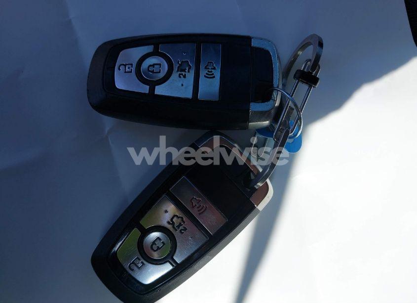 Photo 11 of 2018 Ford Fusion HYBRID SE (VIN 3FA6P0LU2JR102895)