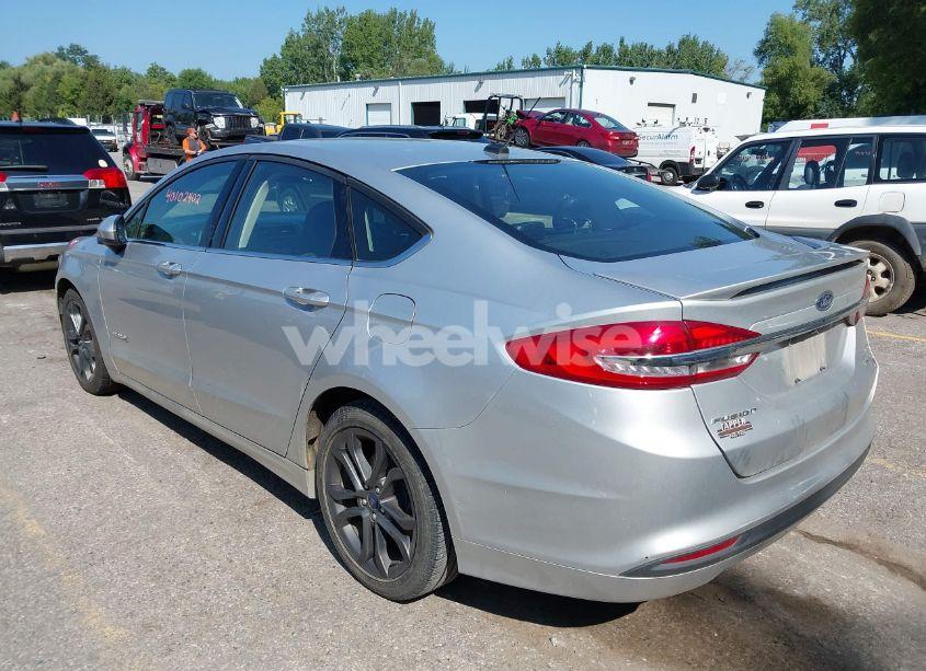 Photo 3 of 2018 Ford Fusion HYBRID SE (VIN 3FA6P0LU2JR102895)