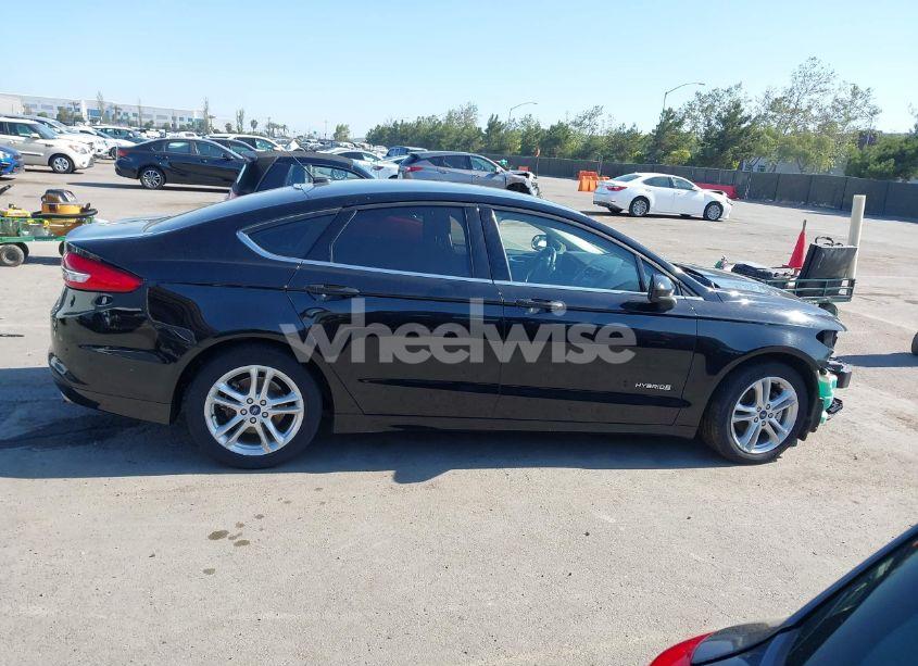 Photo 14 of 2018 Ford Fusion HYBRID SE (VIN 3FA6P0LU2JR119308)