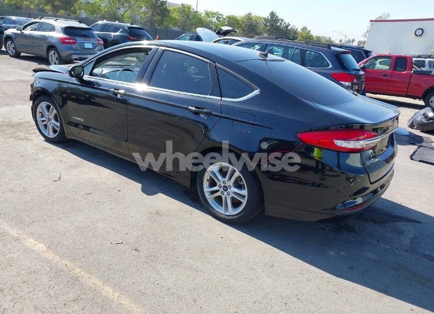 Photo 3 of 2018 Ford Fusion HYBRID SE (VIN 3FA6P0LU2JR119308)