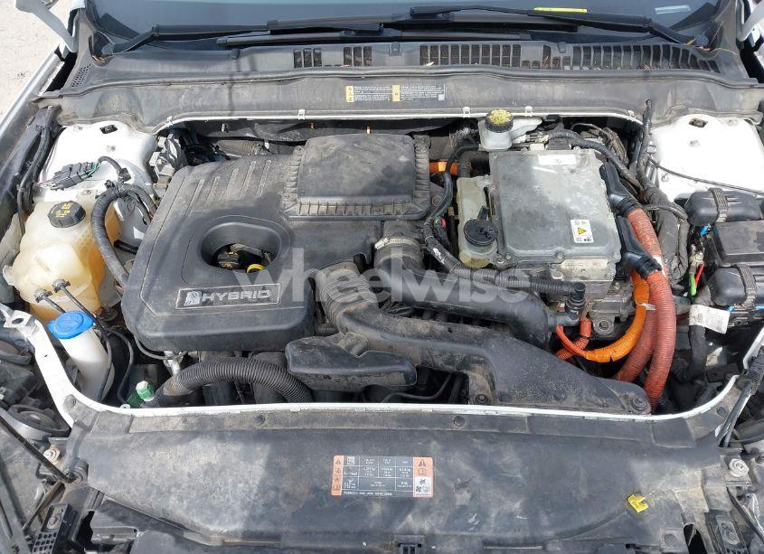 Photo 10 of 2018 Ford Fusion HYBRID SE (VIN 3FA6P0LU2JR131569)