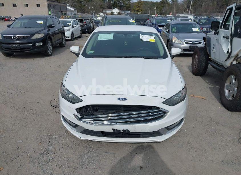 Photo 12 of 2018 Ford Fusion HYBRID SE (VIN 3FA6P0LU2JR131569)