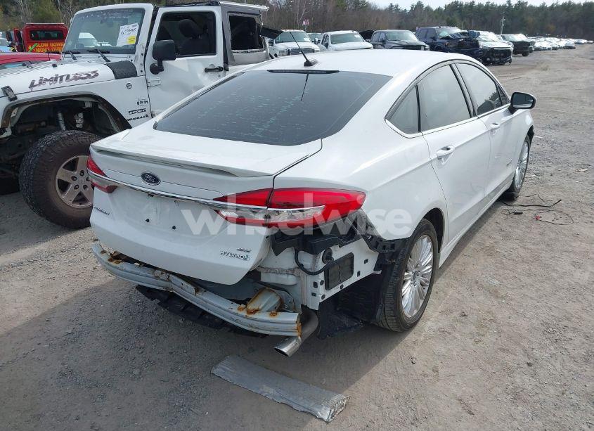 Photo 4 of 2018 Ford Fusion HYBRID SE (VIN 3FA6P0LU2JR131569)