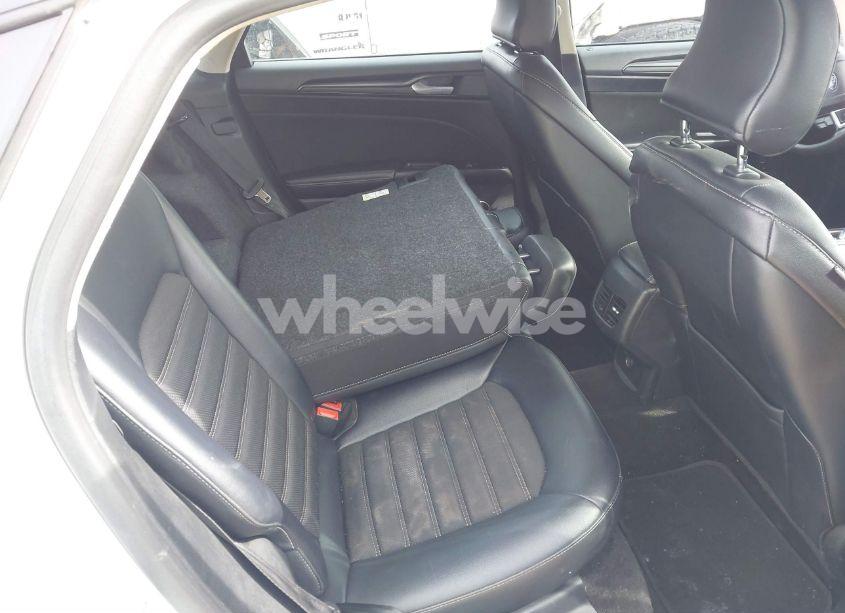 Photo 8 of 2018 Ford Fusion HYBRID SE (VIN 3FA6P0LU2JR131569)