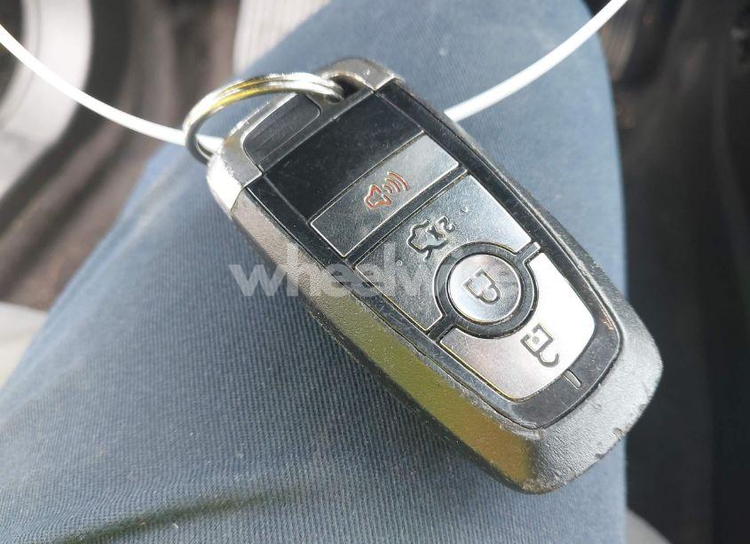 Photo 11 of 2018 Ford Fusion HYBRID SE (VIN 3FA6P0LU2JR131863)