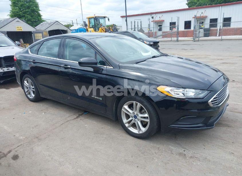 Photo 13 of 2018 Ford Fusion HYBRID SE (VIN 3FA6P0LU2JR131863)