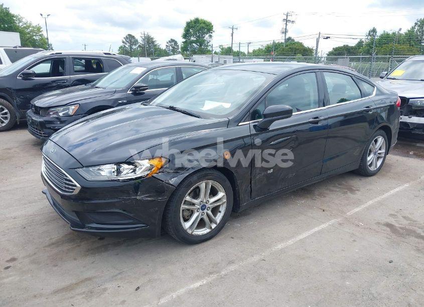 Photo 2 of 2018 Ford Fusion HYBRID SE (VIN 3FA6P0LU2JR131863)