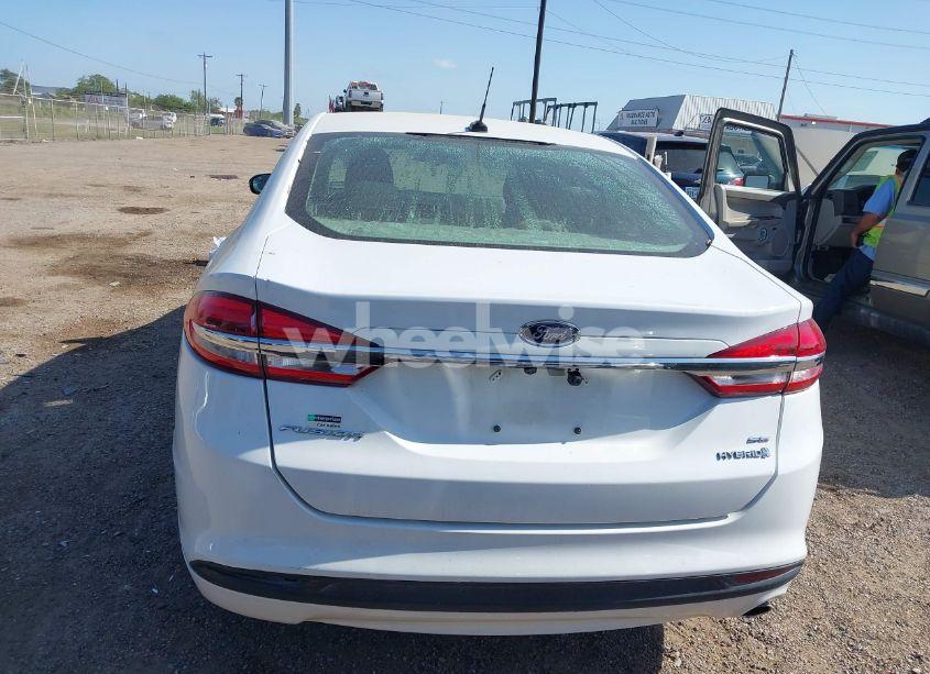 Photo 16 of 2018 Ford Fusion HYBRID SE (VIN 3FA6P0LU2JR155483)