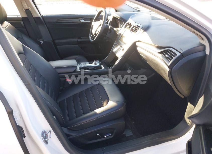 Photo 5 of 2018 Ford Fusion HYBRID SE (VIN 3FA6P0LU2JR156004)