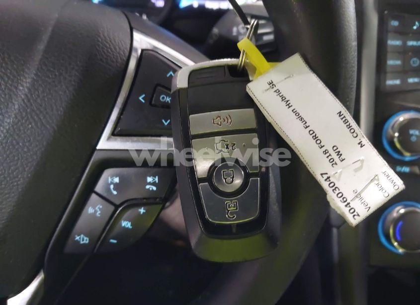 Photo 11 of 2018 Ford Fusion HYBRID SE (VIN 3FA6P0LU2JR206349)