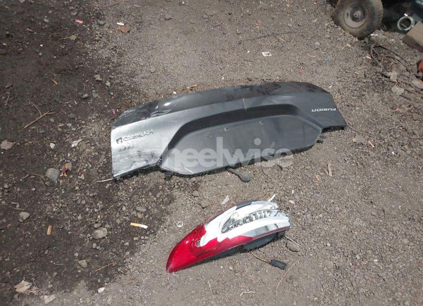 Photo 12 of 2018 Ford Fusion HYBRID SE (VIN 3FA6P0LU2JR206349)