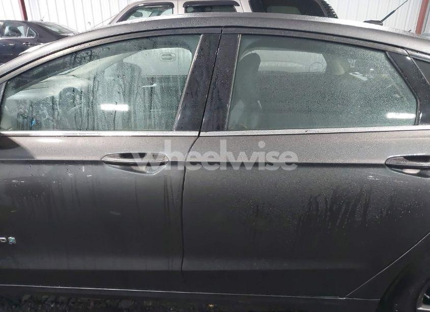 Photo 15 of 2018 Ford Fusion HYBRID SE (VIN 3FA6P0LU2JR206349)