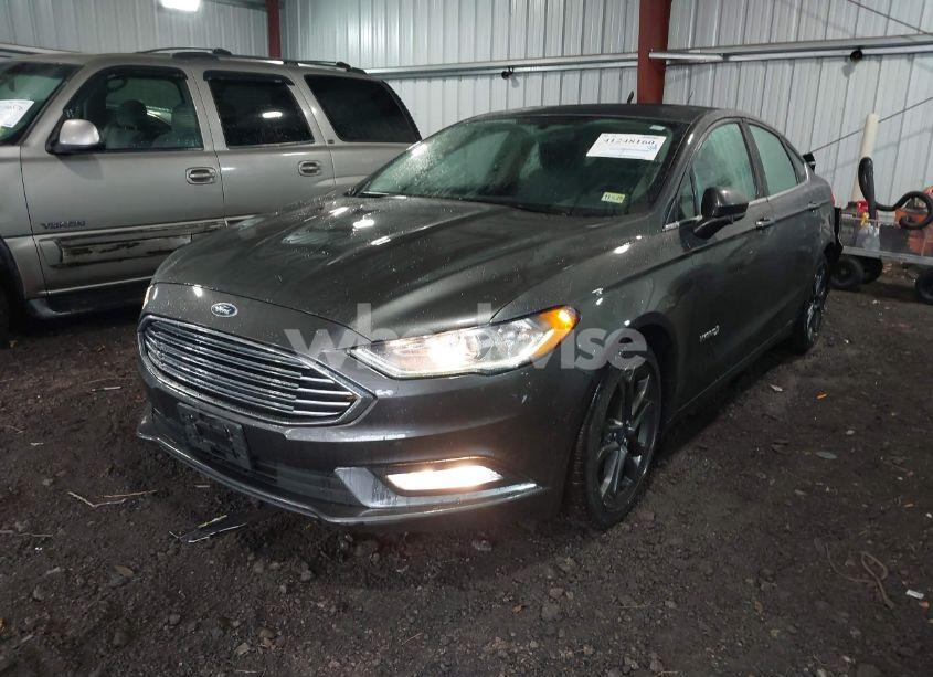 Photo 2 of 2018 Ford Fusion HYBRID SE (VIN 3FA6P0LU2JR206349)