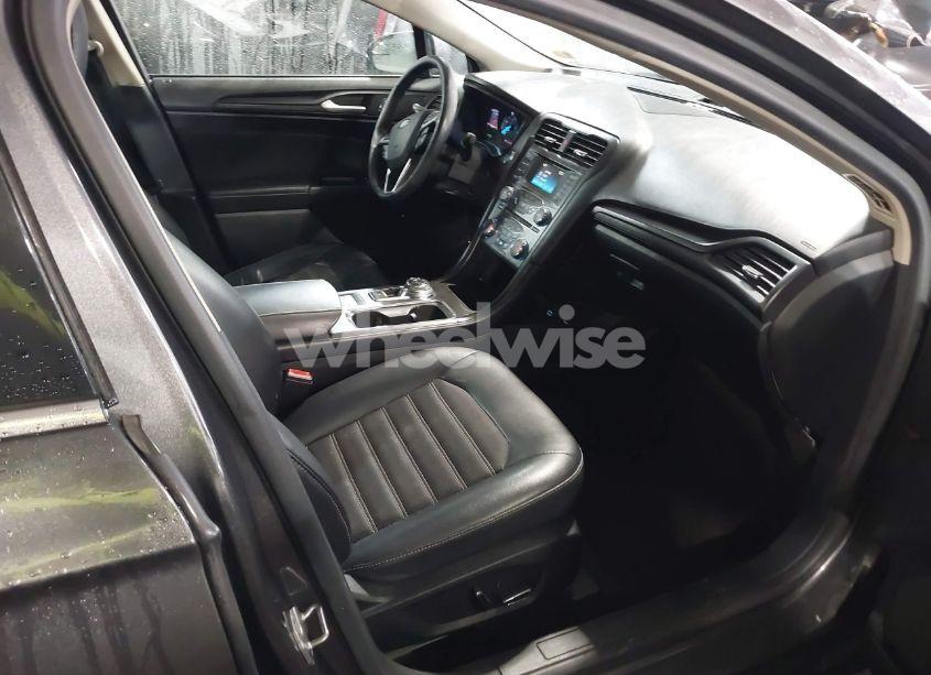 Photo 5 of 2018 Ford Fusion HYBRID SE (VIN 3FA6P0LU2JR206349)