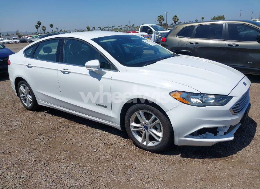 2018 Ford Fusion HYBRID SE (VIN 3FA6P0LU2JR261268) main photo